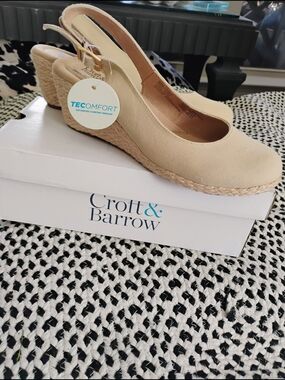 NEW.. Croft & Barrow Beige Canvas Espadrille Wedge Slingback